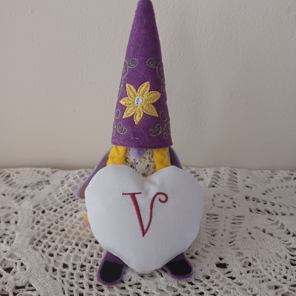 EWC202 Happy Gnomes and Heart Alpha Cushions