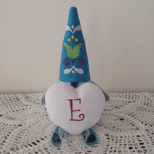 EWC202 Happy Gnomes and Heart Alpha Cushions