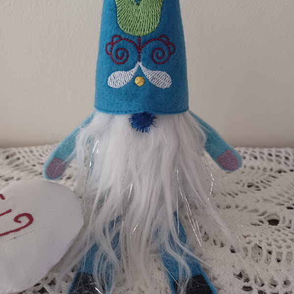 EWC202 Happy Gnomes and Heart Alpha Cushions