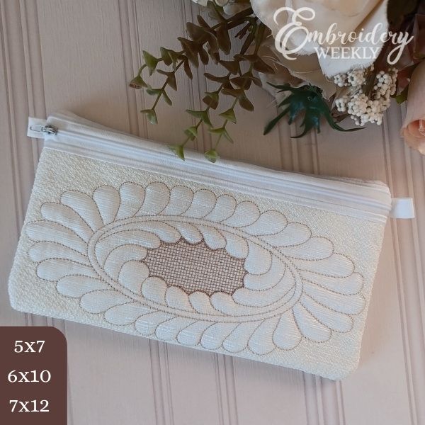 EWC205 ITH Feathers Quilted Zipper Purses
