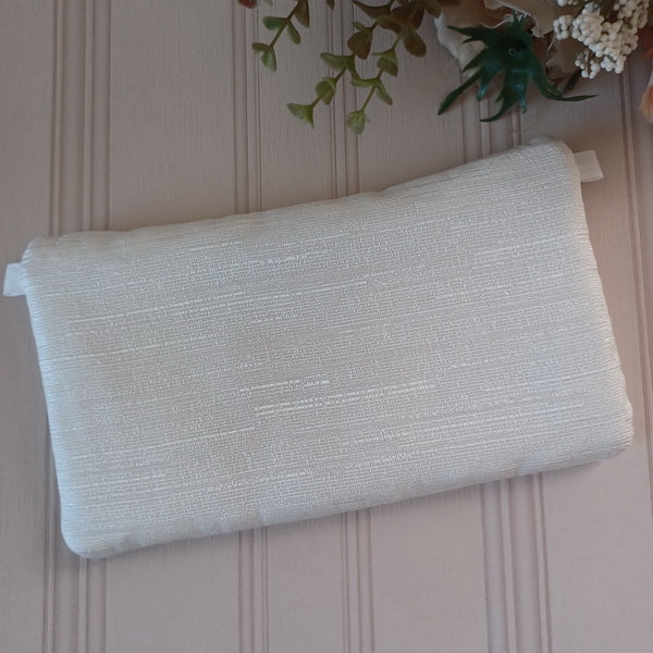 EWC205 ITH Feathers Quilted Zipper Purses