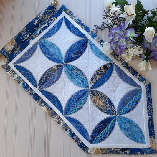 EWC209  Quilted Cathedral Window Hanger