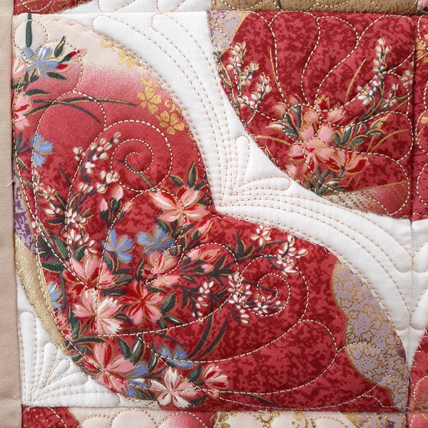 EWC210 Quilted Drunkard's Path Table Runner