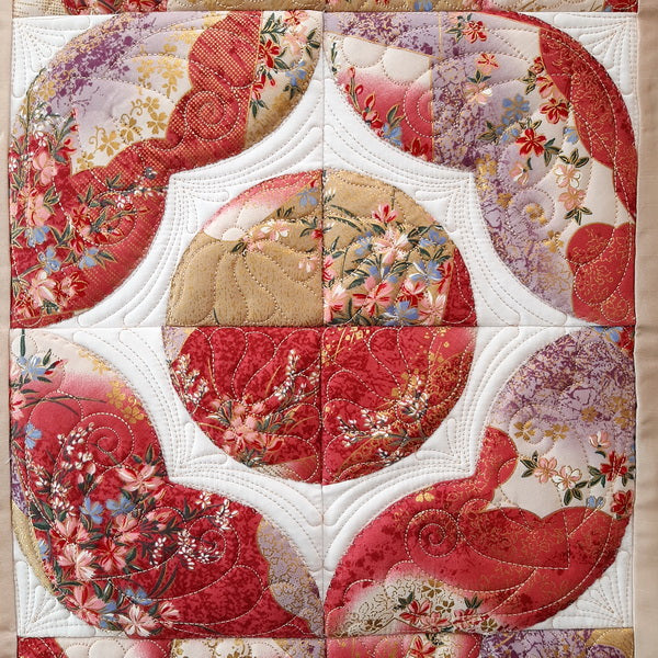 EWC210 Quilted Drunkard's Path Table Runner