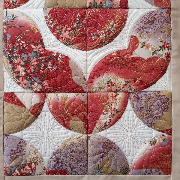 EWC210 Quilted Drunkard's Path Table Runner