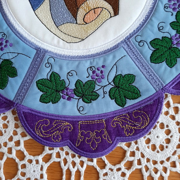 EWC221 Holy Family Table Topper