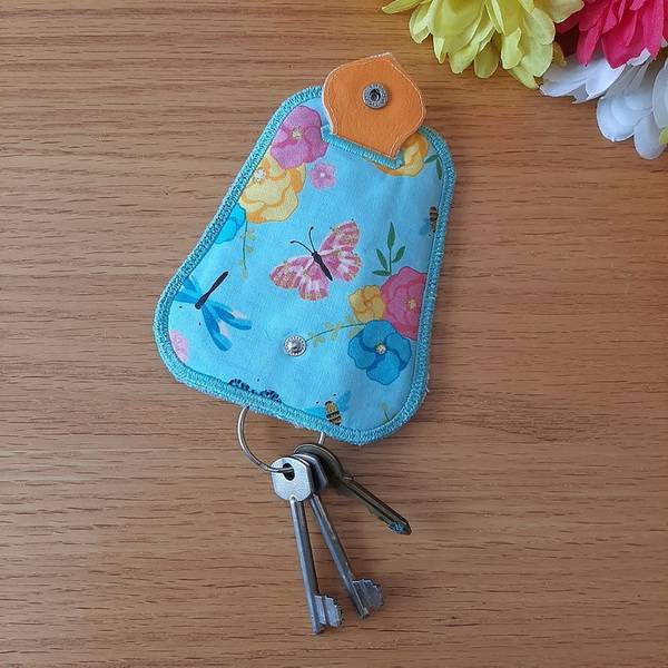 EWC234 Retractable Key Holder