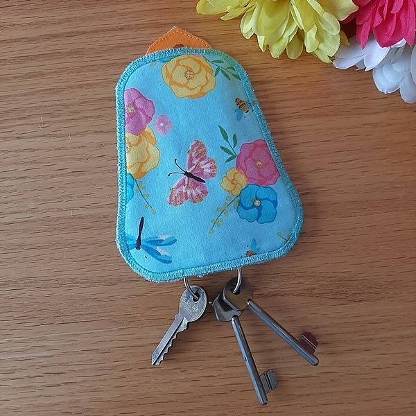 EWC234 Retractable Key Holder