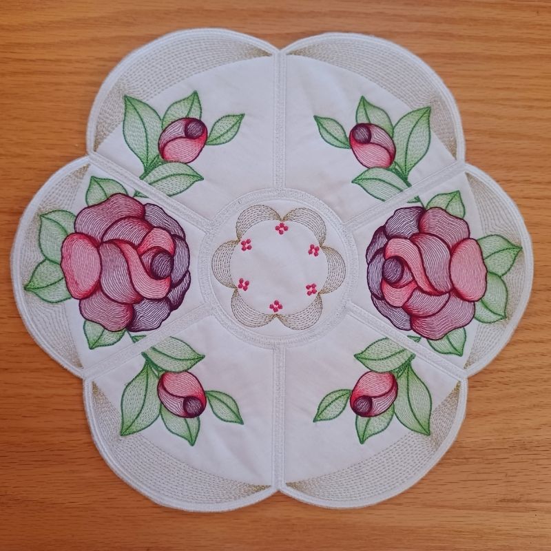 EWC256 Rose Table Topper