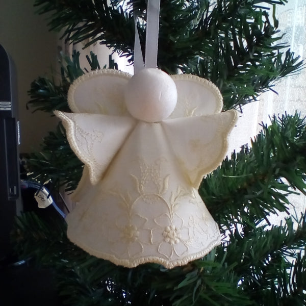 EWV095 - Country Christmas Angel