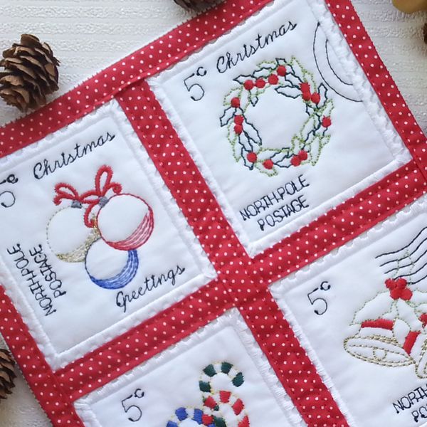 EWV152 ITH Santa Post Mini Quilt