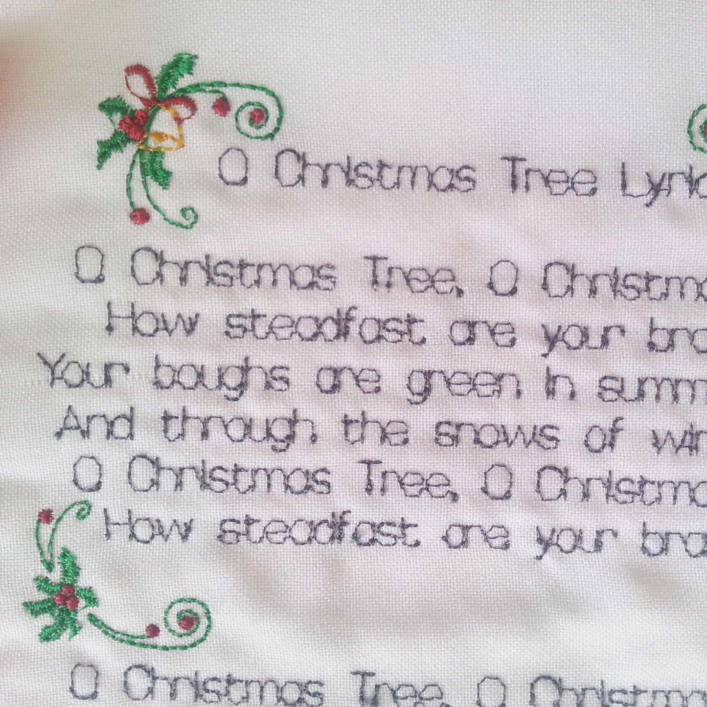 EWV164 ITH Christmas Tree Mini Quilt
