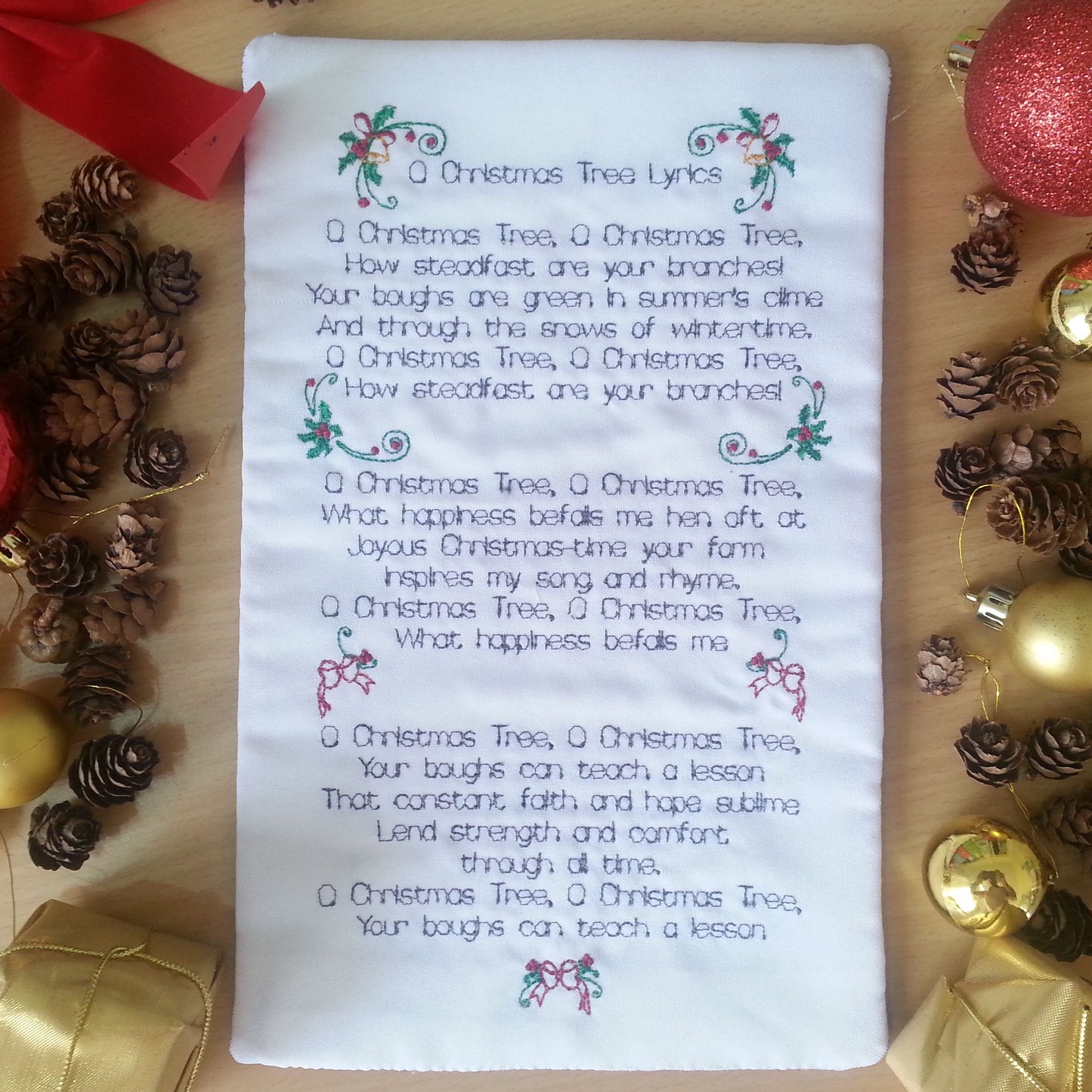 EWV164 ITH Christmas Tree Mini Quilt