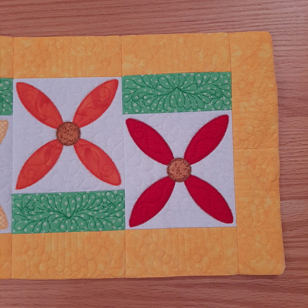 EWV170 IHQ Flower Table Runner