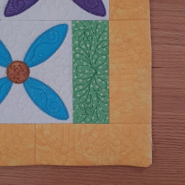 EWV170 IHQ Flower Table Runner