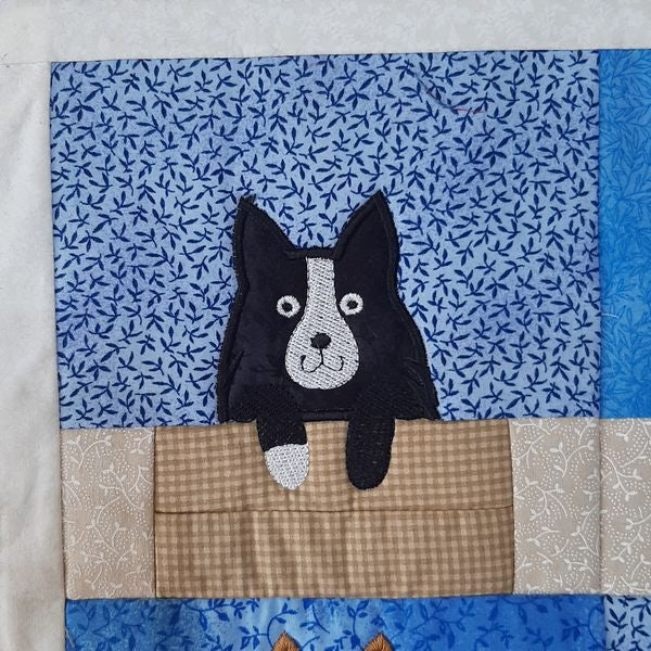 EWV182 Peeky Farm Animals Mini Quilt