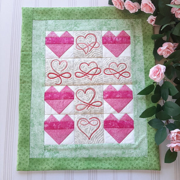 EWV183 Infinite Love Mini Quilt