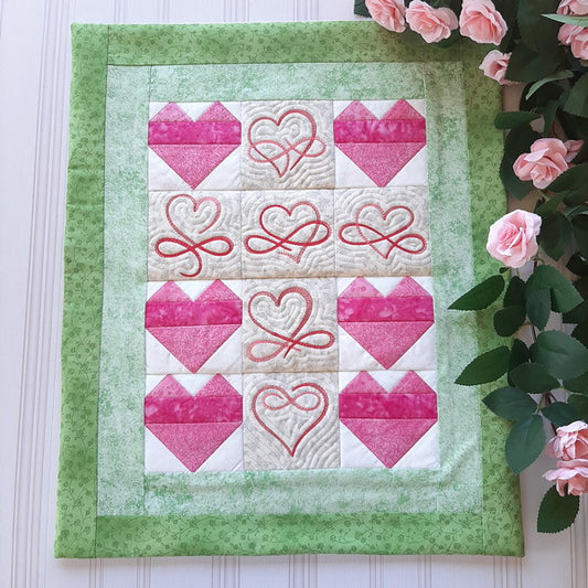 EWV183  Infinite Love Mini Quilt