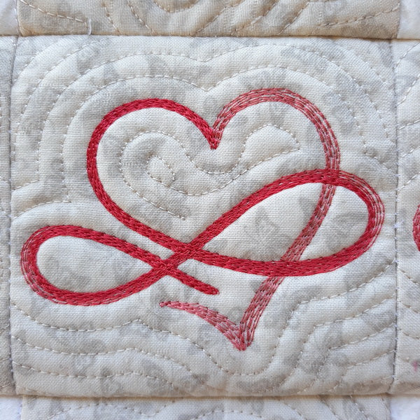 EWV183 Infinite Love Mini Quilt