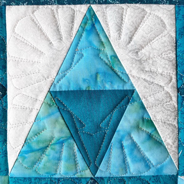 EWV188  IHQ Mediterranean Mosaic Table Runner
