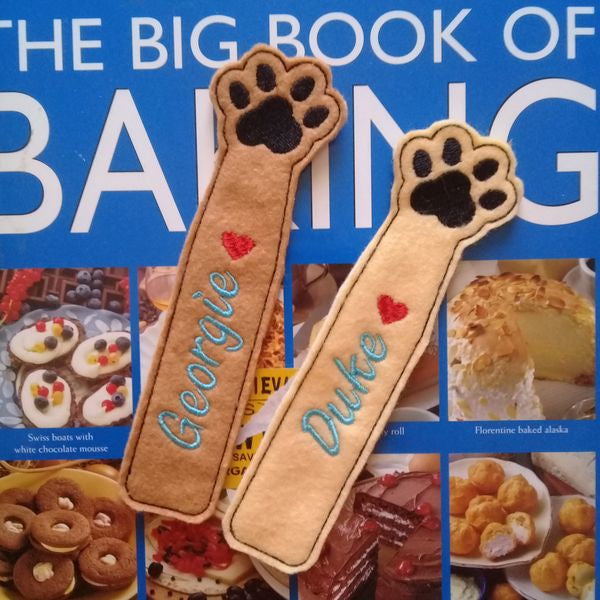 EWV192 ITH Paw Bookmark