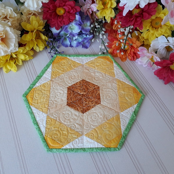 EWV212 Sunflower Hexagon Quilt