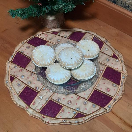 EWV219 - Pie Rug Table Topper