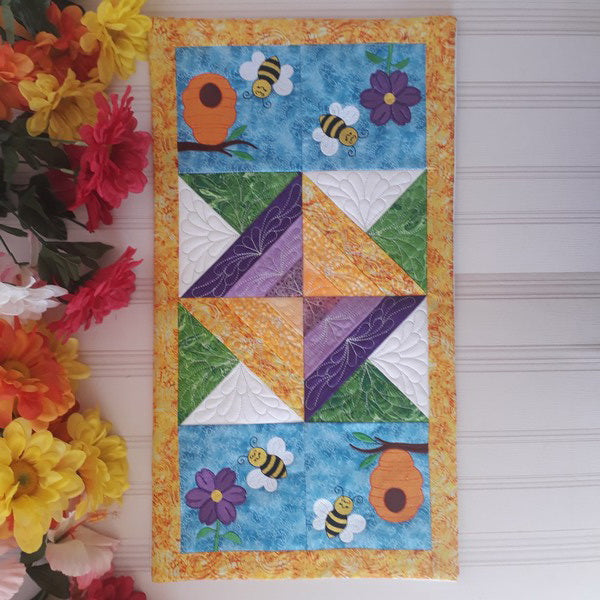 EWV240 Summer Bees Pint Size Quilt