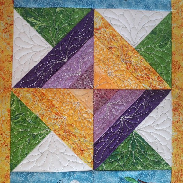 EWV240 Summer Bees Pint Size Quilt