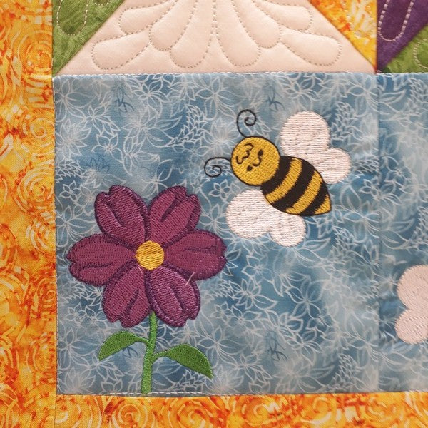 EWV240 Summer Bees Pint Size Quilt