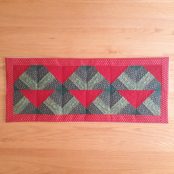 EWV242 Christmas Forest Table Runner