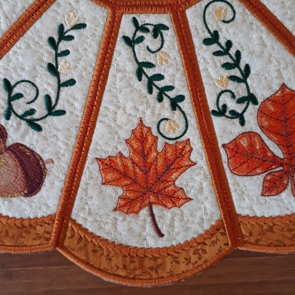 EWV251 Comfy Fall Table Topper