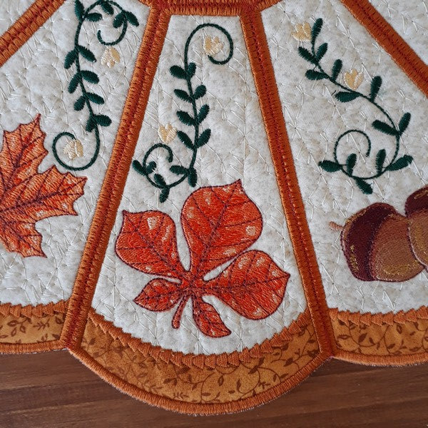 EWV251 Comfy Fall Table Topper
