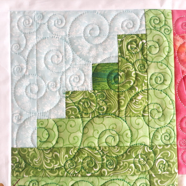 EWV252 Rose Bouquet Table Runner