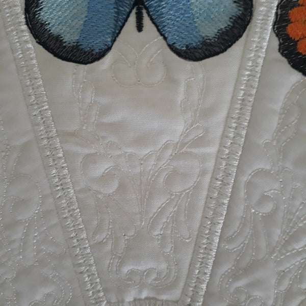 EWV258  Butterfly Table Topper