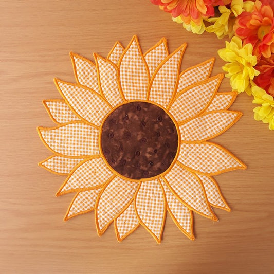 EWV268  Sunflower Table Topper