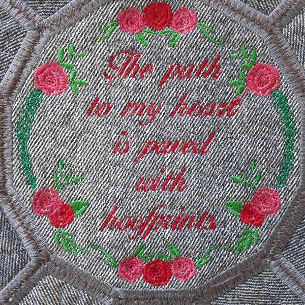 EWV287 Horse Love Table Topper