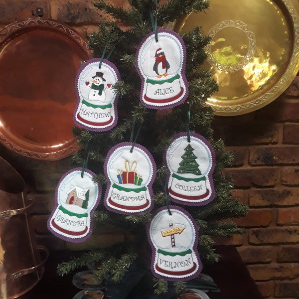 EWV293 Family Snow Globes