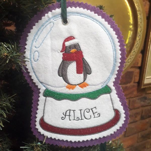 EWV293  Family Snow Globes