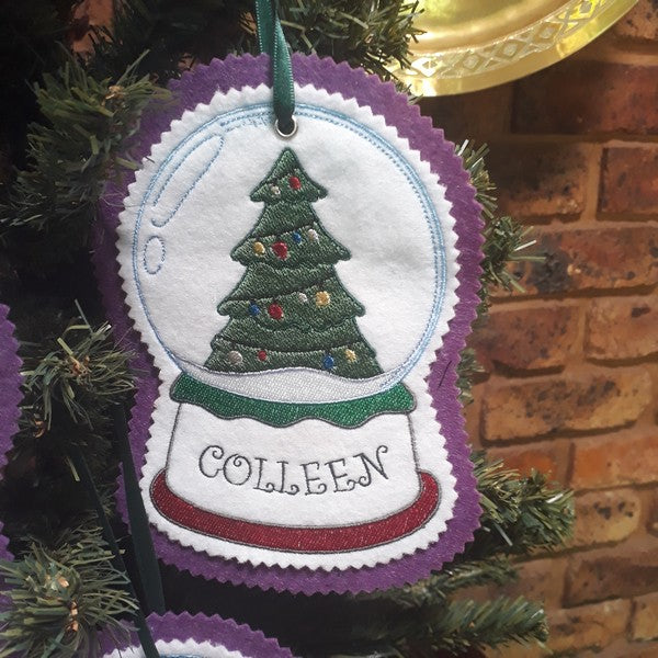 EWV293  Family Snow Globes