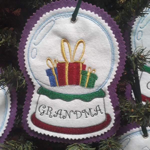 EWV293  Family Snow Globes
