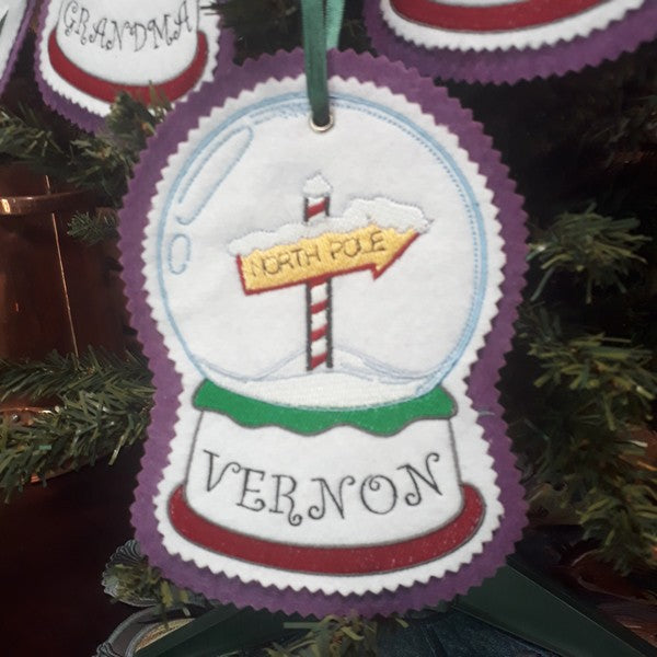EWV293  Family Snow Globes