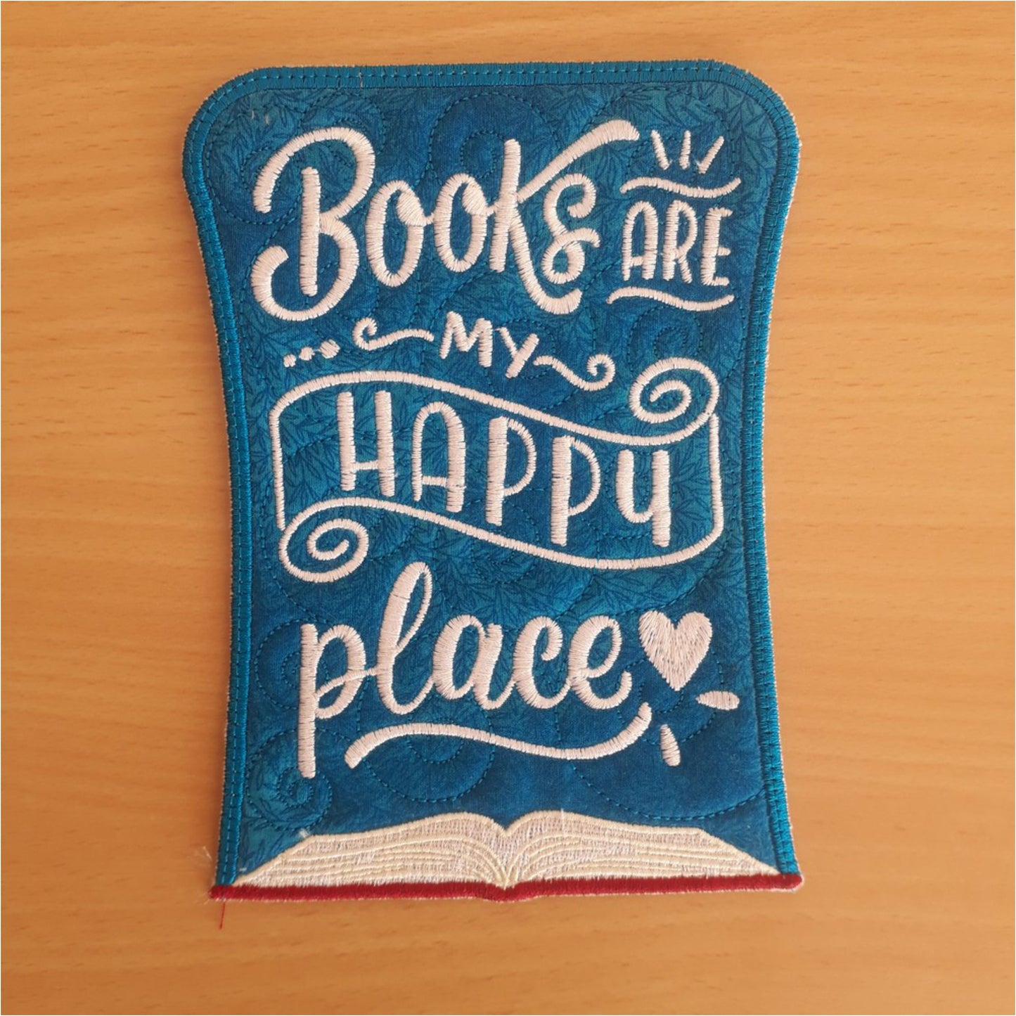 EWV329 - ITH Book Time Mug Rugs & Feather Bookmark