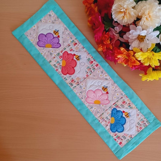 Applique Daisy Table Runner