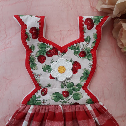 EW214  Vintage Apron Towel Topper