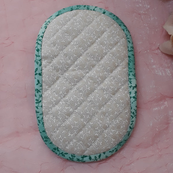 EW215 - Quilted Tulip Finger Pot Holder