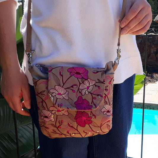 EW222  Flower Cross Body Bag