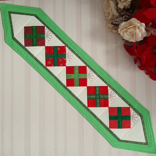 EW249  Present Table Runner