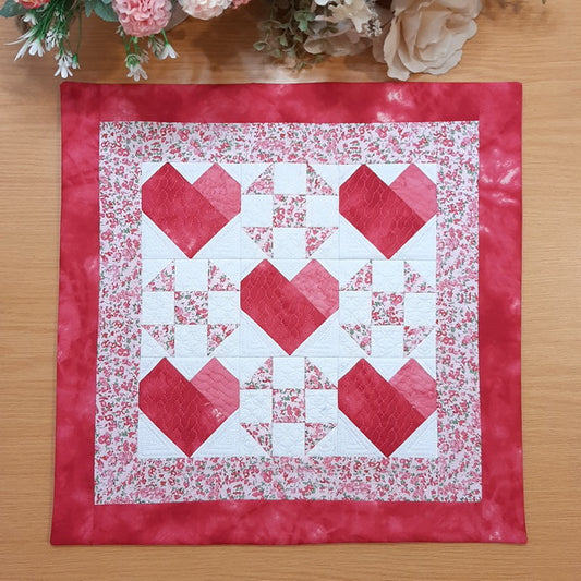 EW253  Home is the Heart Mini Quilt