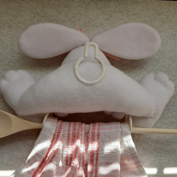 EW256  Bunny Hop Topper